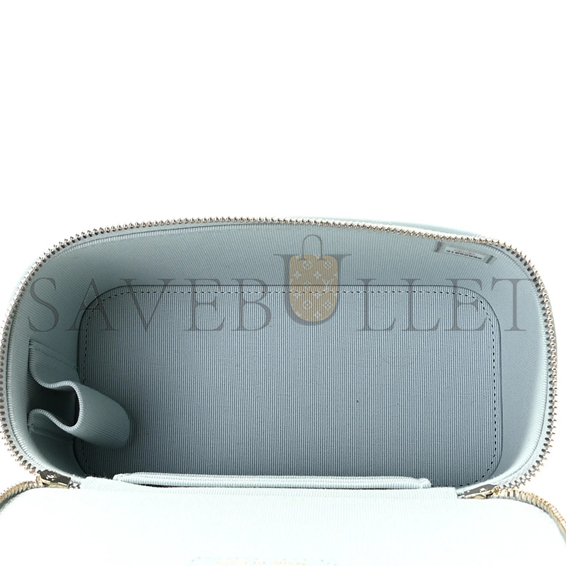 CHANEL MASTER LAMBSKIN QUILTED SMALL TOP HANDLE VANITY CASE WITH CHAIN LIGHT BLUE (16.5*10*8cm)